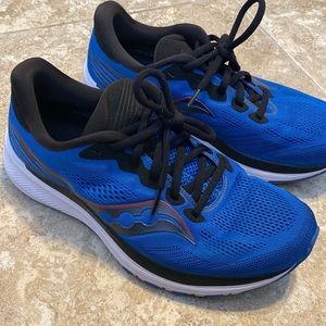 Saucony FormFit - Size 7 Mens / 8.5 Womens